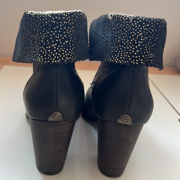 New UGG black booties with wool inside! Size 6.5 - Picture 13 of 13